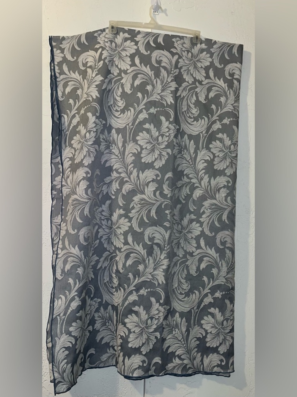 100” X 60” Miranda Damask Floral Pattern Tablecloth in Blue/Gray and Ivory